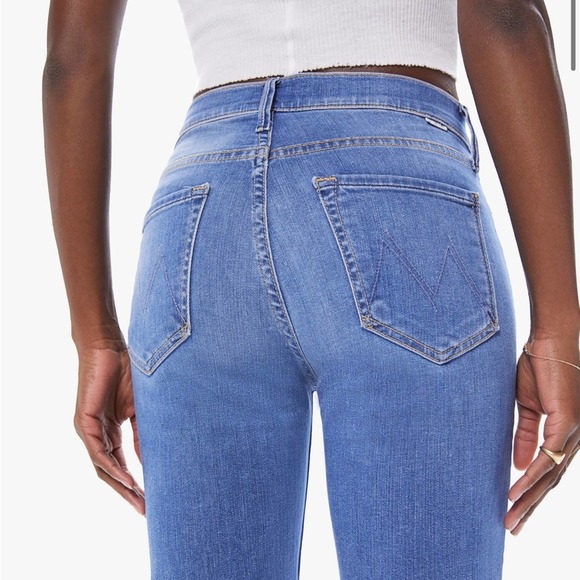 Mother Denim THE MID RISE DAZZLER ANKLE FRAY - Picture 4 of 14